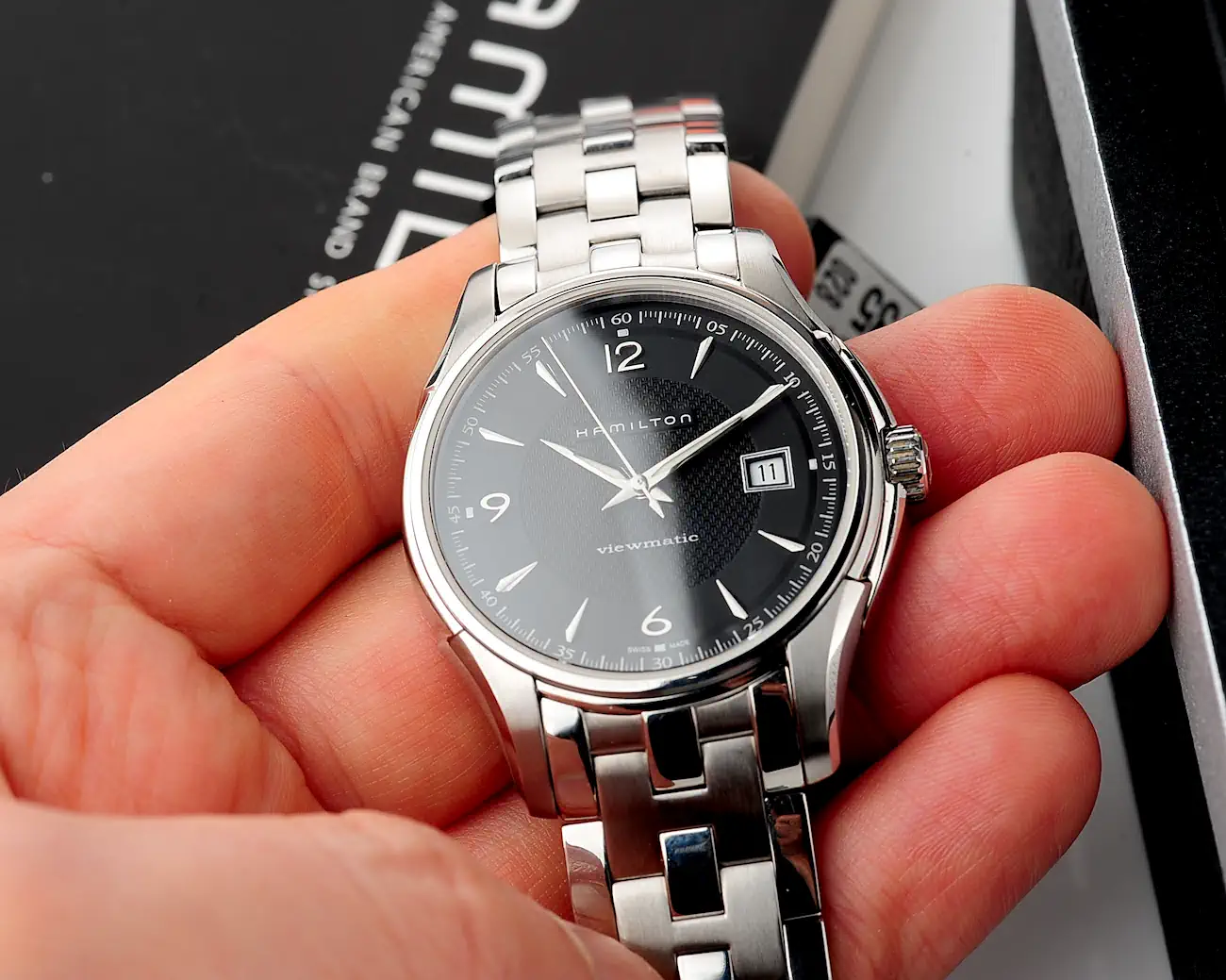 Hamilton Jazzmaster Viewmatic Swiss automatic watch with ETA 2824-2 – black dial, complete with box & booklet - Image 10