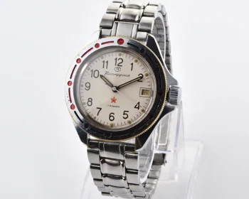 Soviet Vostok Komandirskie mechanical watch with date – cream dial, red star
