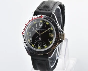 Soviet Vostok Komandirskie mechanical watch with date – black dial, red star