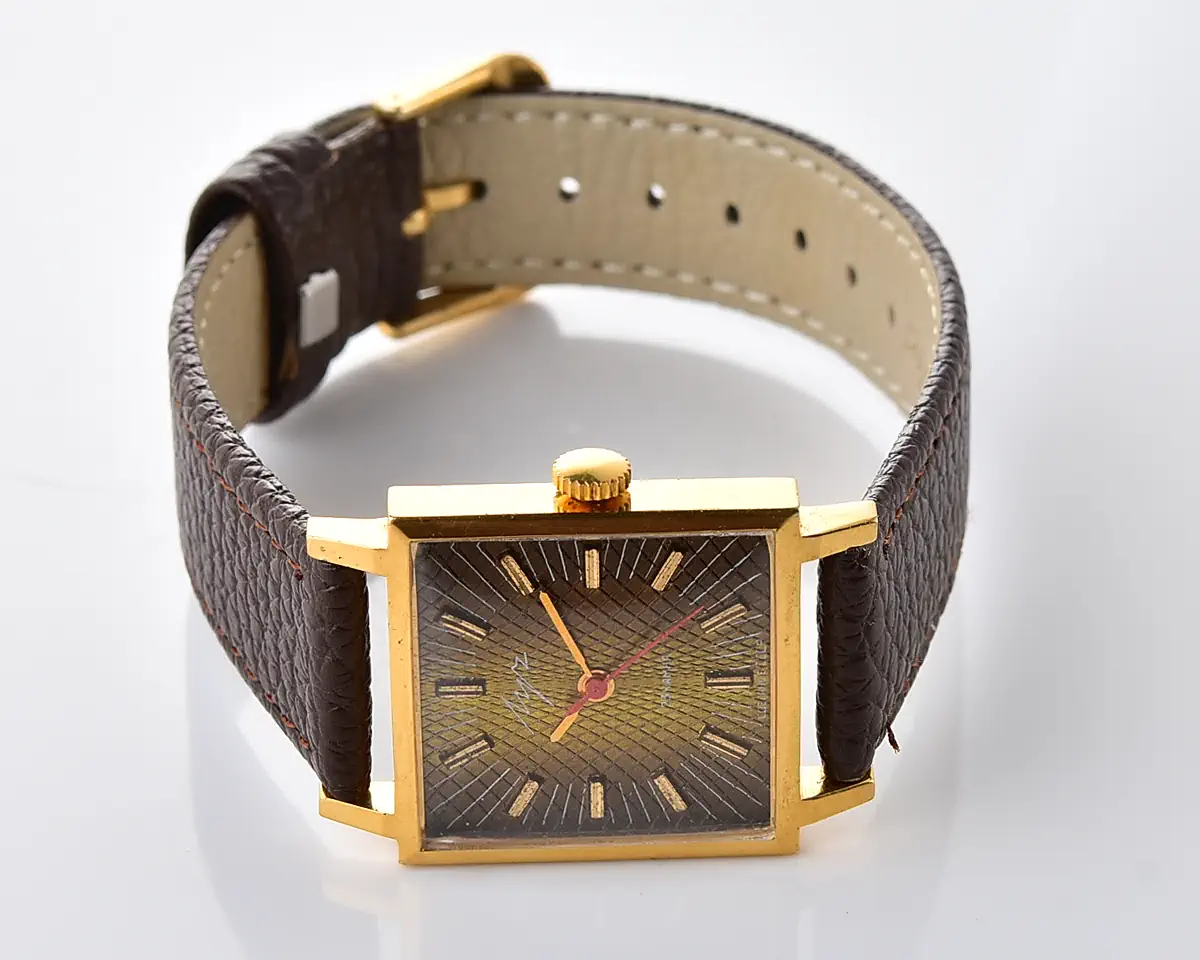 Square Soviet gold-plated Luch ultra-thin watch, 23 jewels cal. 2209 - olive-brown gradient dial, 1970s-1980s - Image 6
