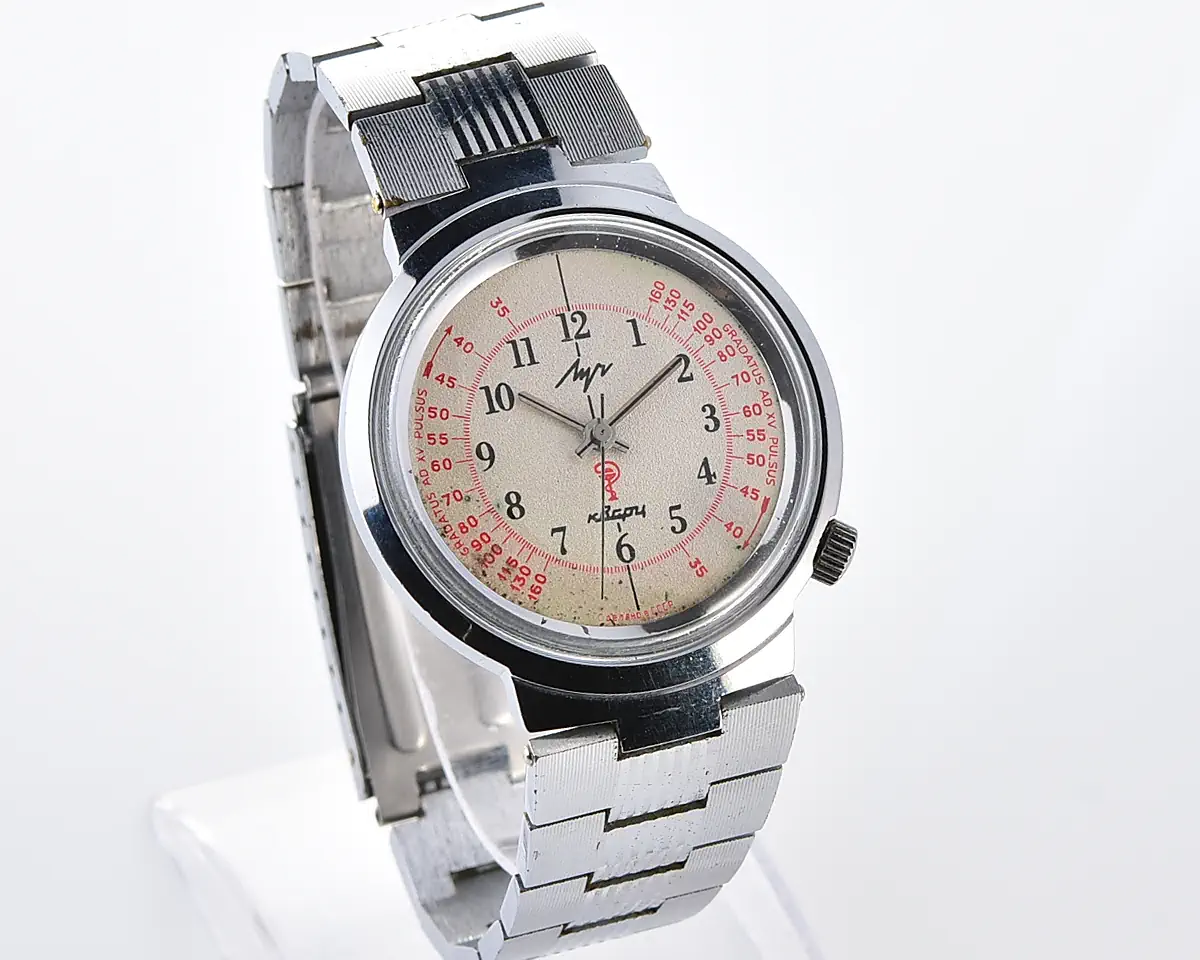 Vintage Soviet Luch Medicine quartz watch with pulse scale – doctor's dial - Image 3