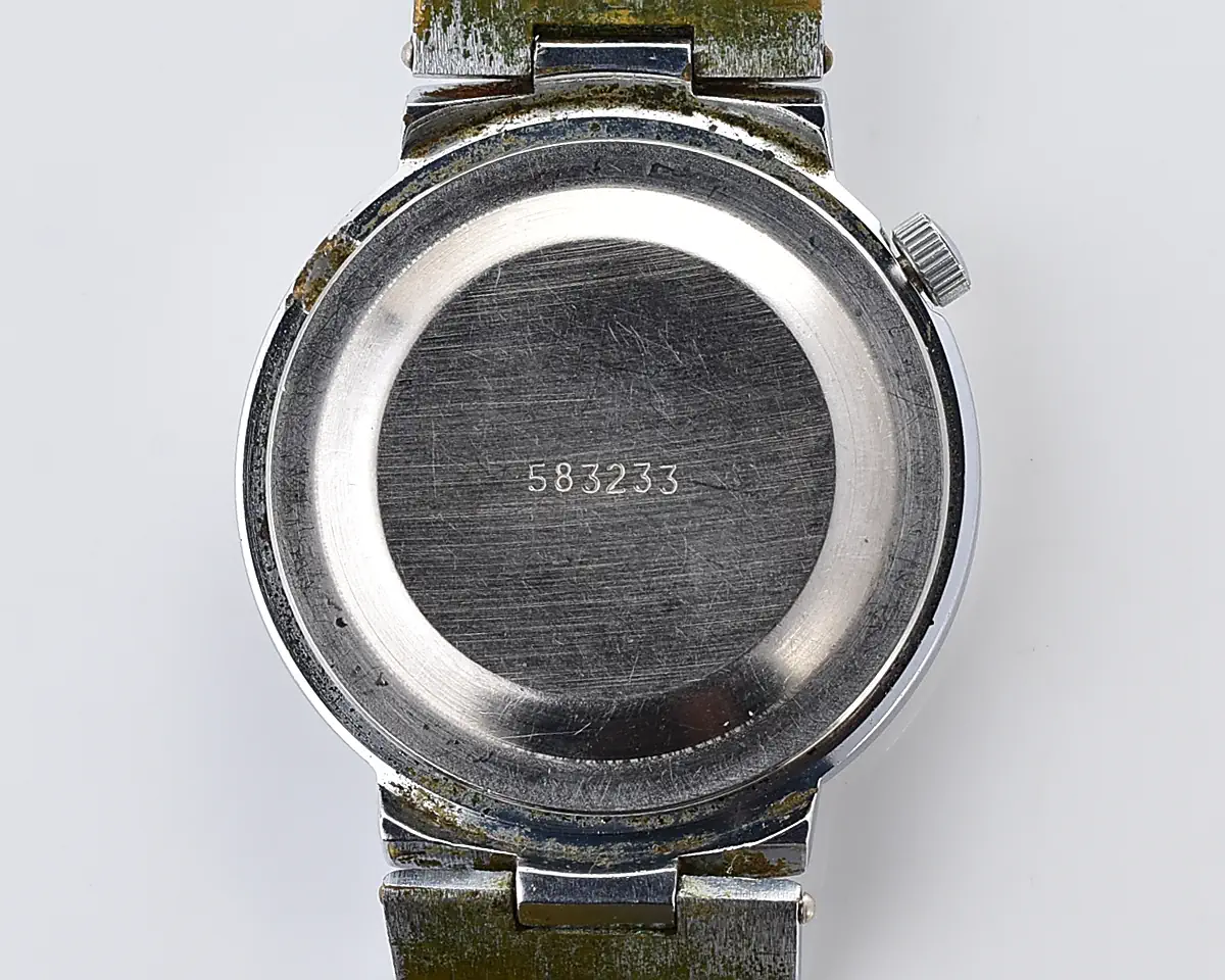 Vintage Soviet Luch "Medicine" quartz watch – with pulse scale! - Image 12