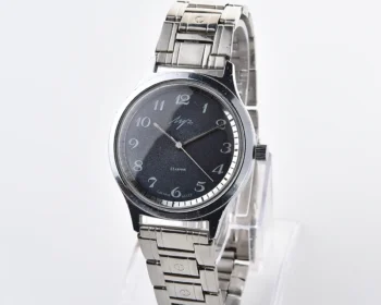 Vintage Soviet Luch ultra-thin 23 jewels cal. 2209 - dark blue crackle dial, 1970s-1980s