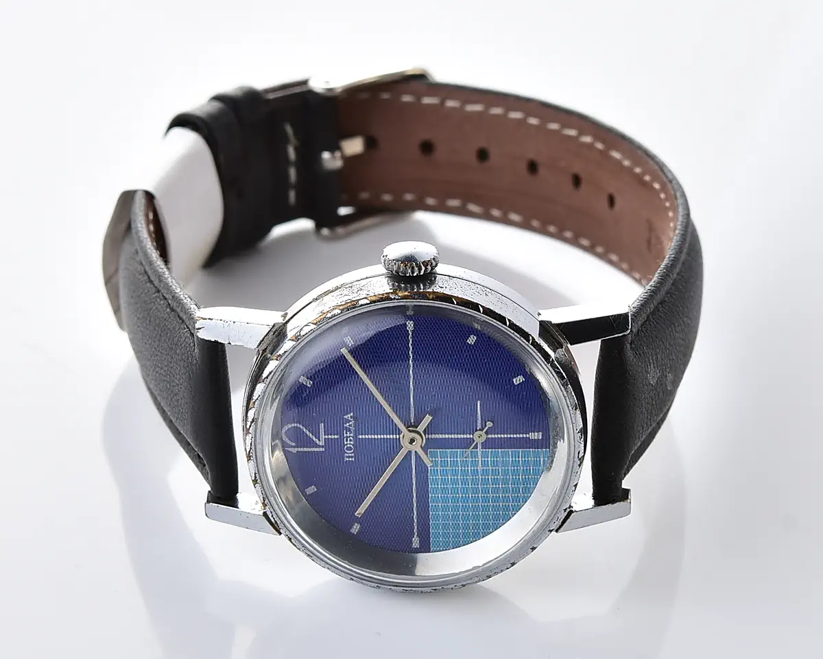 Vintage Soviet Pobeda mechanical watch, ZiM factory – blue textured dial with turquoise grid quadrant and small seconds, from the 1970s-80s - Image 6