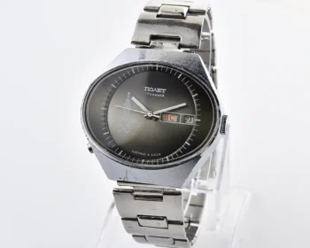 Vintage Soviet Poljot Olympic Moscow 1980 day-date mechanical watch with grey gradient dial & oval "Stadium" case