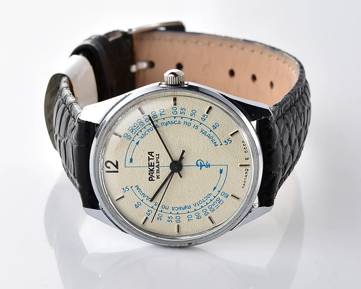Vintage Soviet Raketa "Medicine" quartz watch with blue pulse scale – doctor's dial, 1980s - Image 5