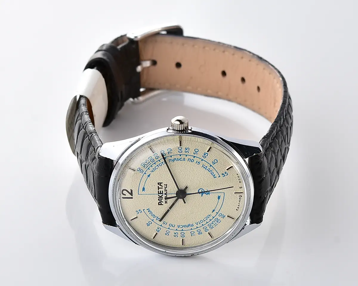 Vintage Soviet Raketa "Medicine" quartz watch with blue pulse scale – doctor's dial, 1980s - Image 6