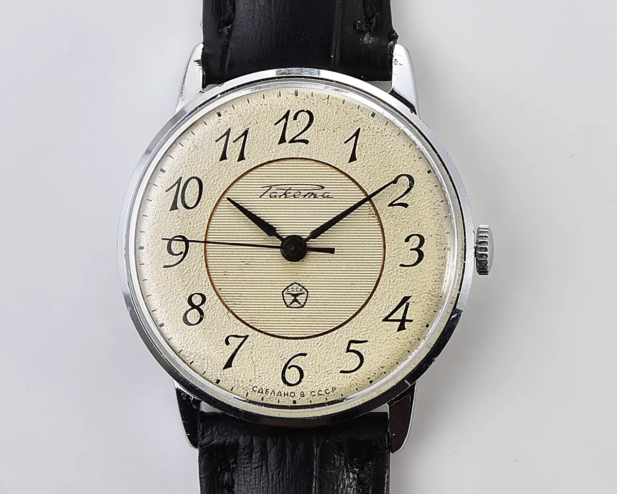 Vintage Soviet Raketa mechanical watch with cream two-tone dial and Breguet-style Arabic numerals, 1970s-80s - Image 4