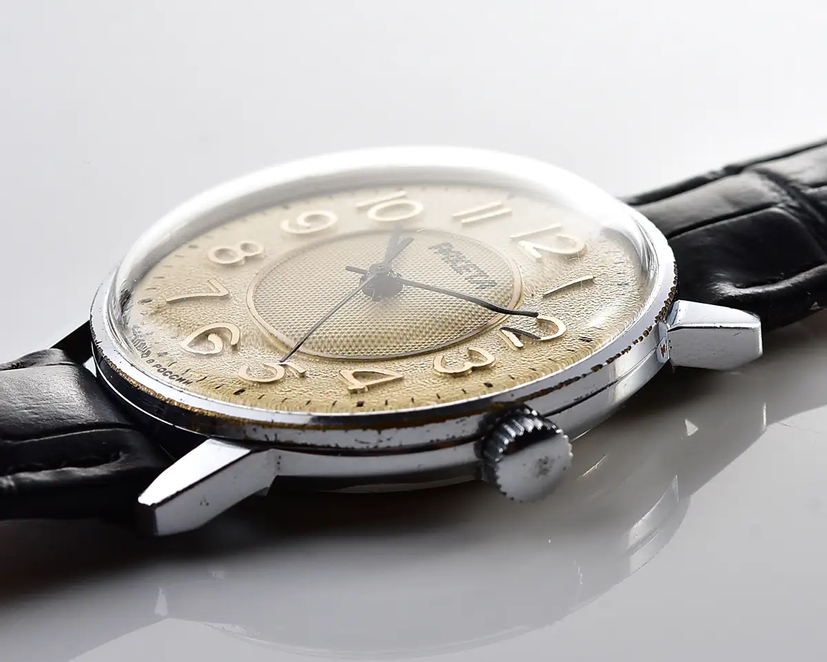 Vintage Raketa mechanical watch - cream dial with embossed Arabic numerals, 1990s, Cal. 2609.HA - Image 10