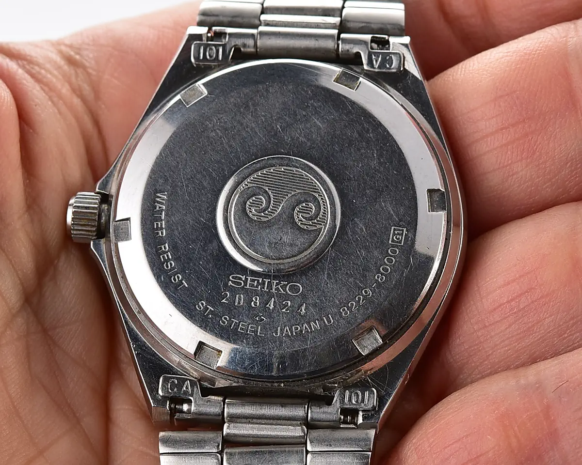 Vintage Seiko SilverWave Quartz – Navy Blue Dial Day-Date from December 1982 - Image 13