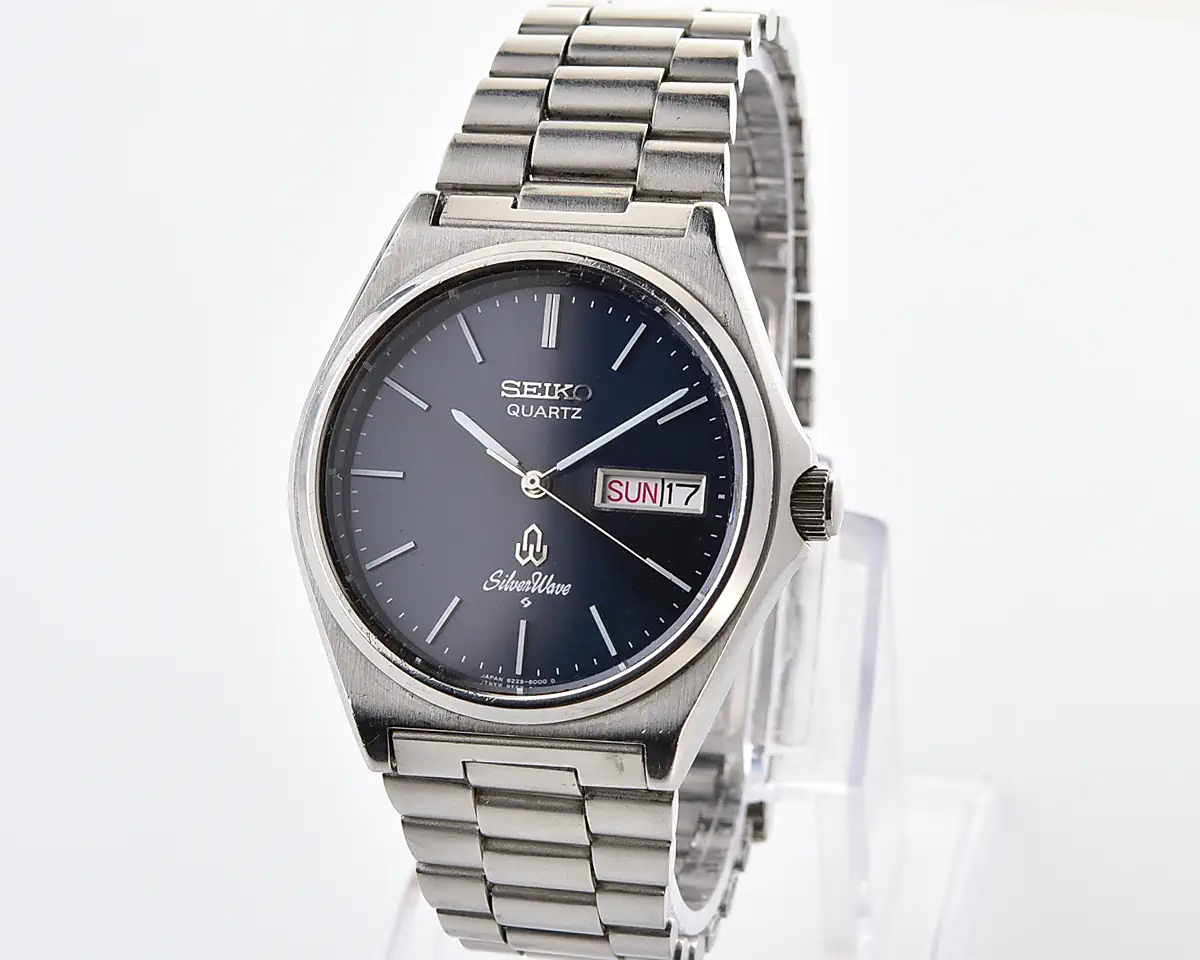 Vintage Seiko SilverWave Quartz – Navy Blue Dial Day-Date from December 1982