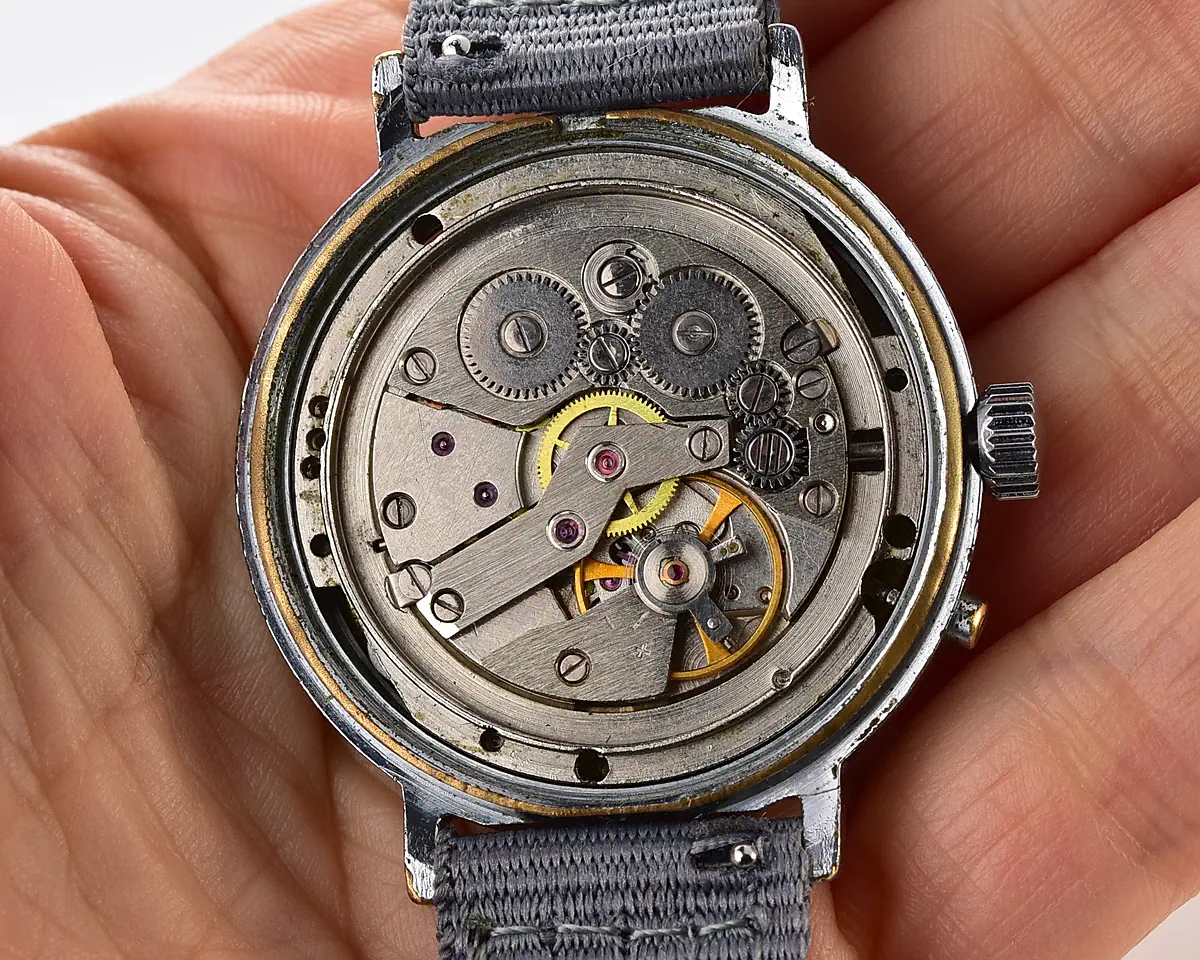 Slava Soviet mechanical watch with black dial and Roman numerals, day & date, 26 jewels, from the 1980s - Image 12