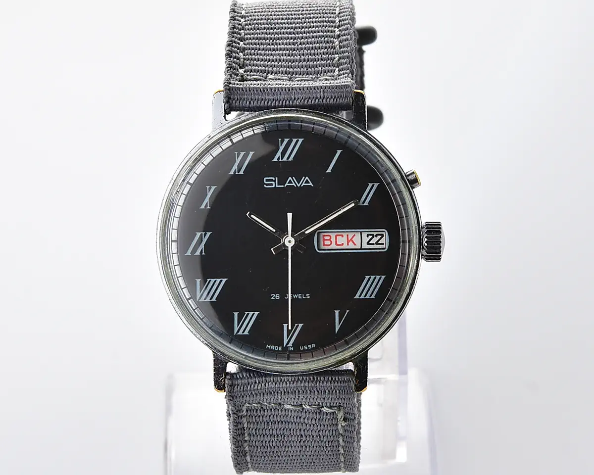 Slava Soviet mechanical watch with black dial and Roman numerals, day & date, 26 jewels, from the 1980s - Image 2