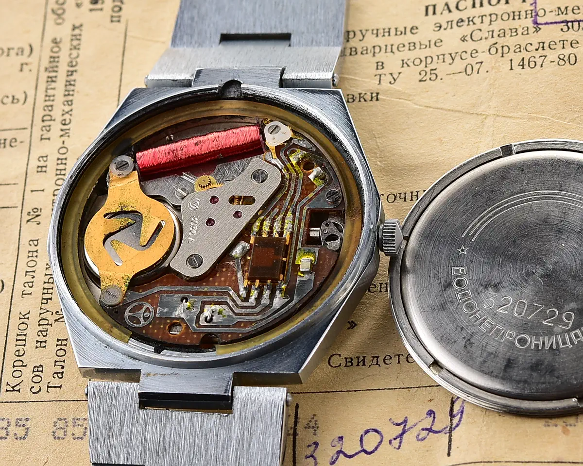 Slava Soviet quartz watch on integrated steel bracelet - complete with box & passport, from February 1985 - Image 19