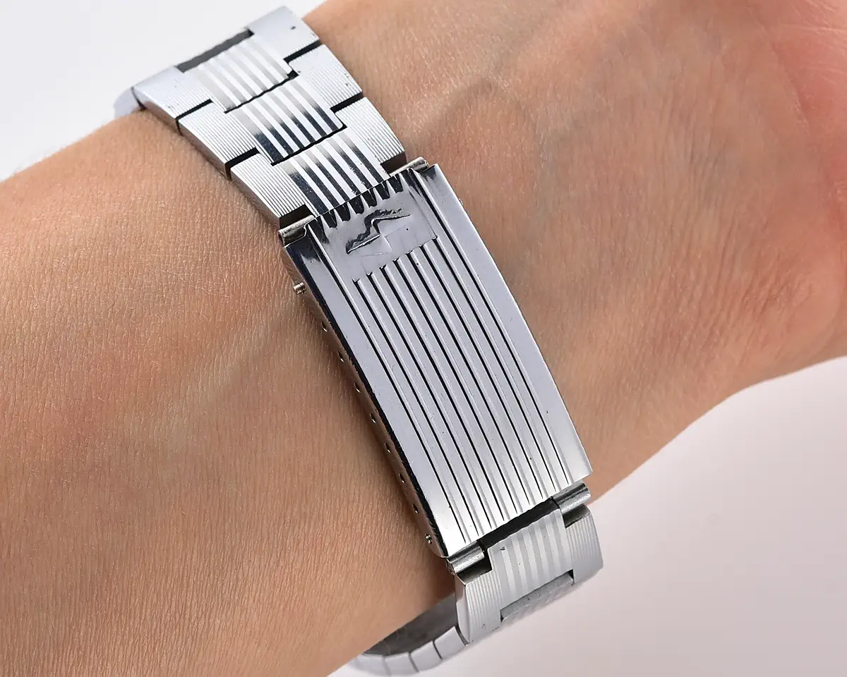 Slava Soviet quartz watch on integrated steel bracelet - complete with box & passport, from February 1985 - Image 8