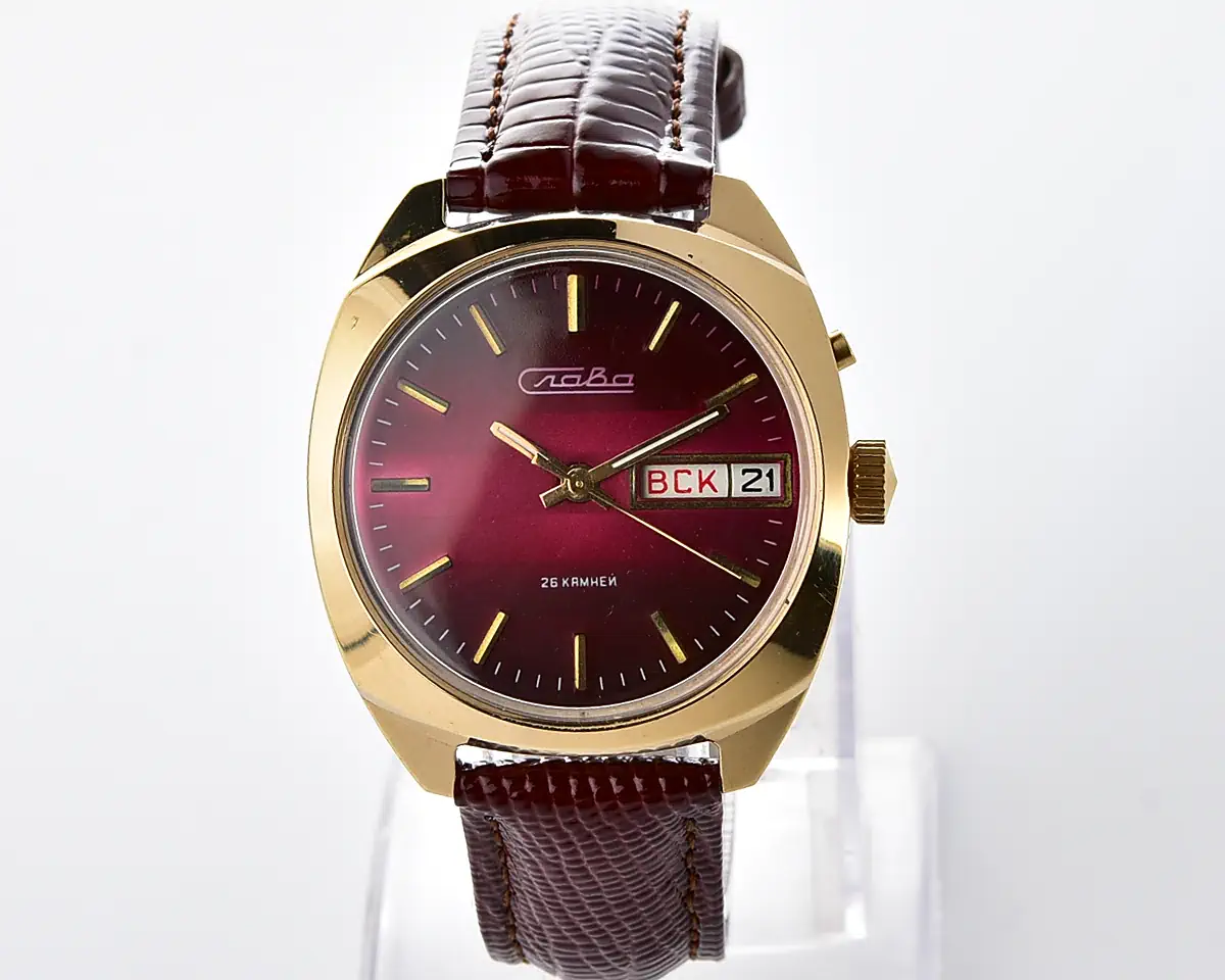 Cushion-case Slava Soviet gold-plated mechanical watch with burgundy dial, day & date, 26 jewels – with box, presented by the Kiev Military District command in December 1981 - Image 2