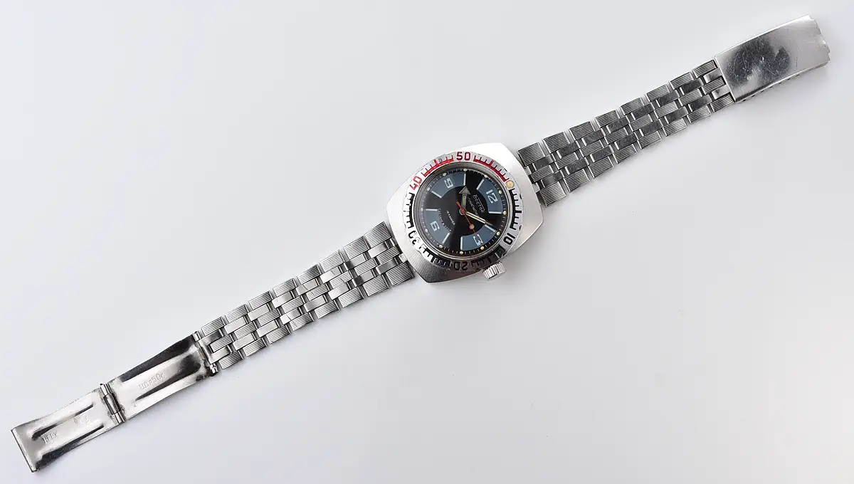 Soviet Vostok Amphibia tonneau mechanical watch – black and blue dial, steel bracelet - Image 9