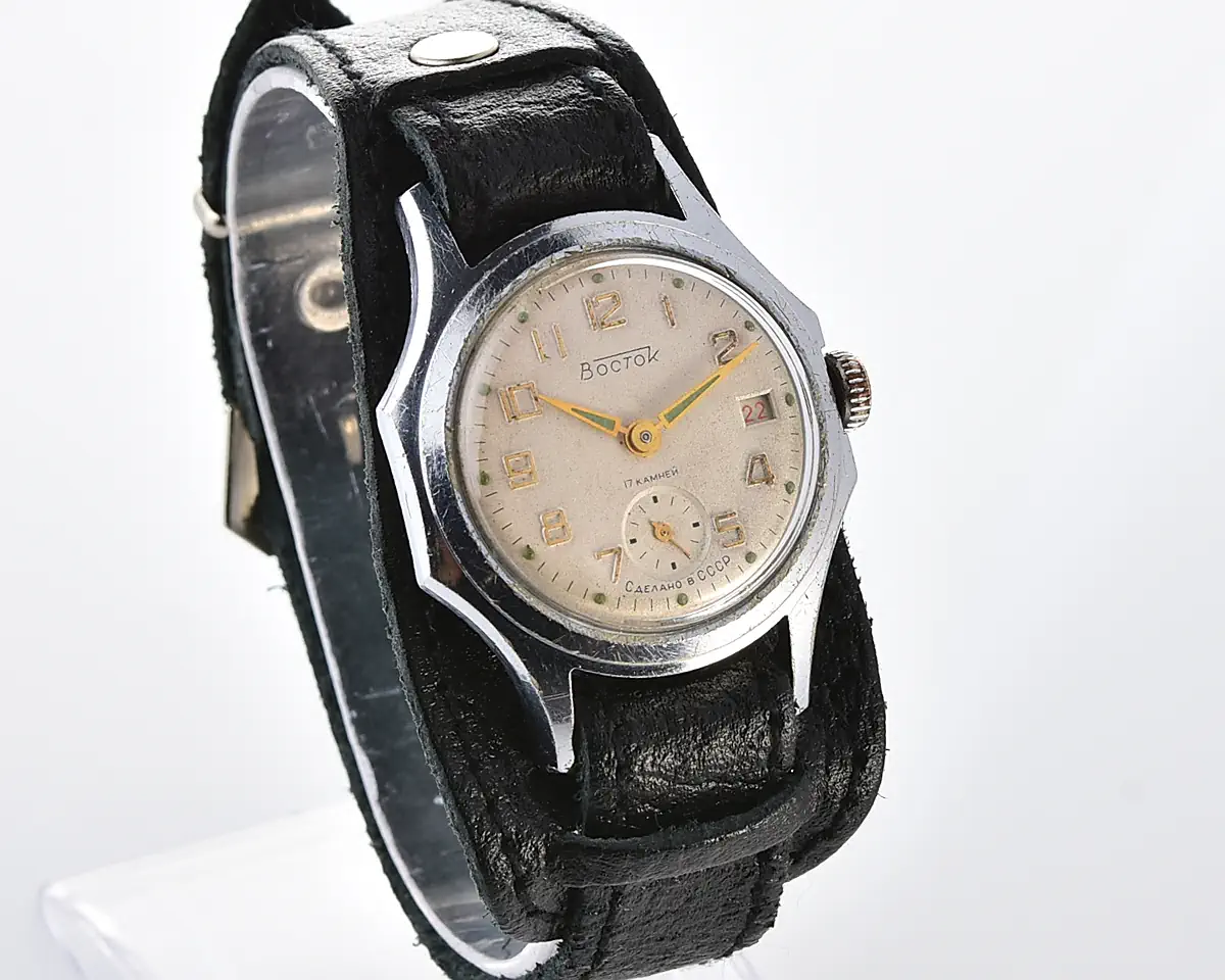 Vintage Soviet Vostok mechanical wristwatch - Image 3