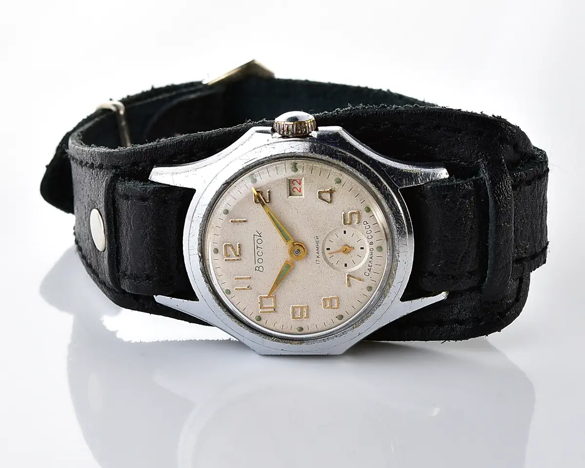 Vintage Soviet Vostok mechanical wristwatch - Image 4