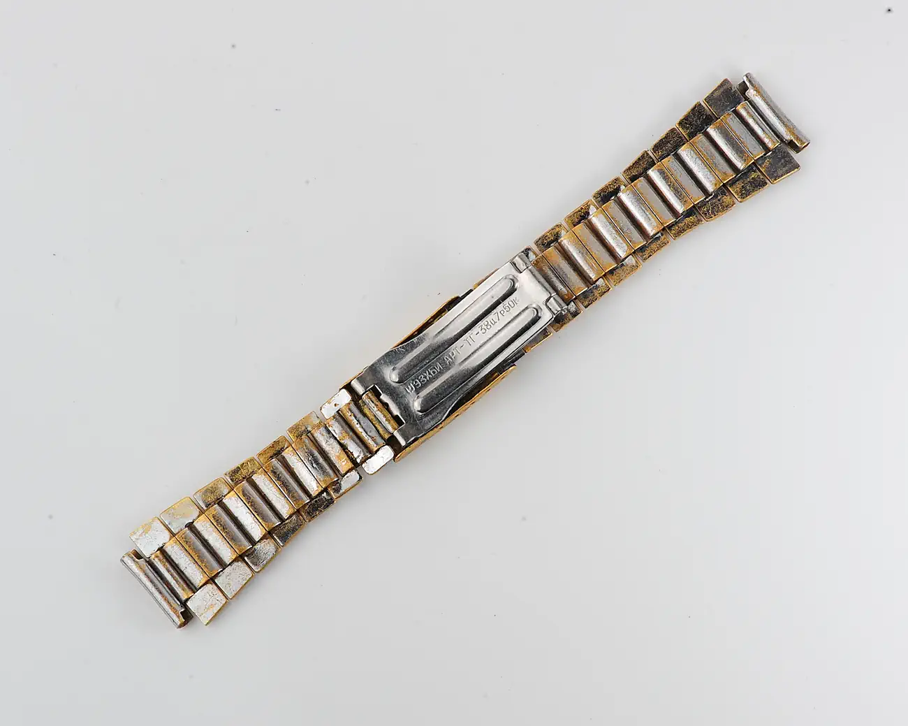 Vintage Soviet gold-plated 18mm x 150mm watch bracelet with «MIR» USA–USSR peace buckle - Image 7