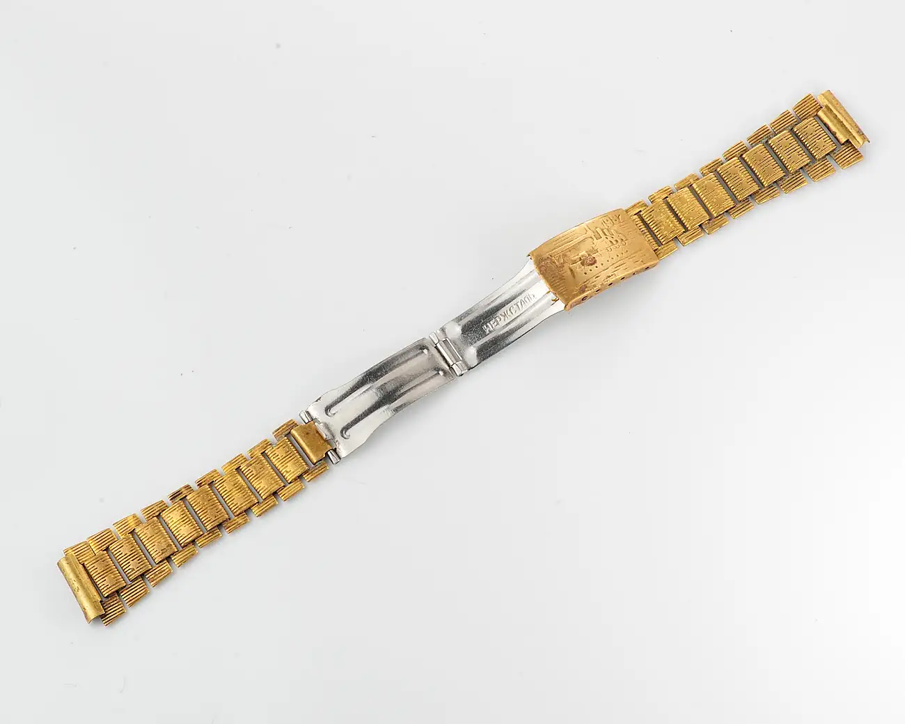 Vintage Soviet gold-plated 18mm x 160mm watch bracelet with «Aurora» cruiser buckle, 1917–1987 - Image 6