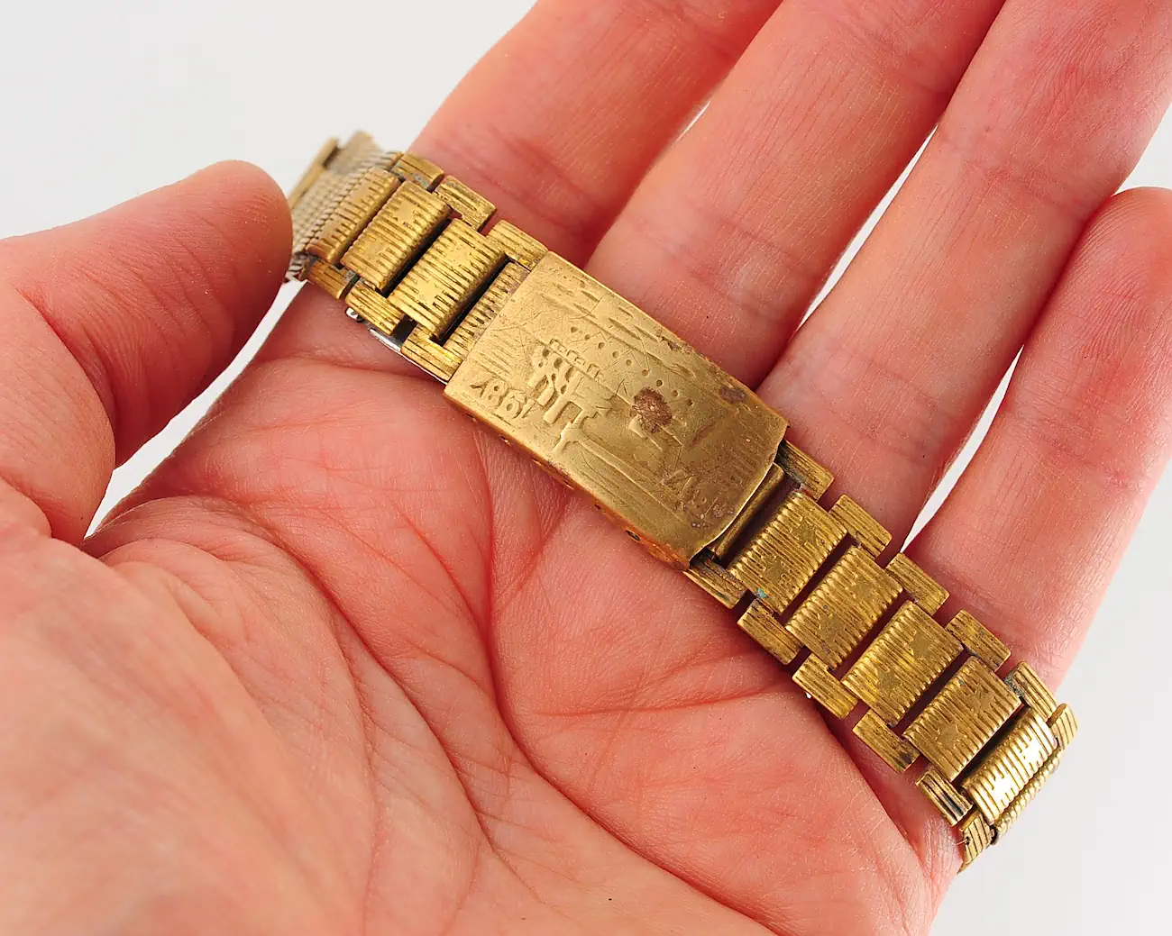 Vintage Soviet gold-plated 18mm x 160mm watch bracelet with «Aurora» cruiser buckle, 1917–1987 - Image 2