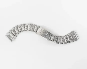 Vintage Soviet stainless steel 18mm x 175mm watch bracelet with «МИРУ – МИР» Kremlin & Capitol peace buckle
